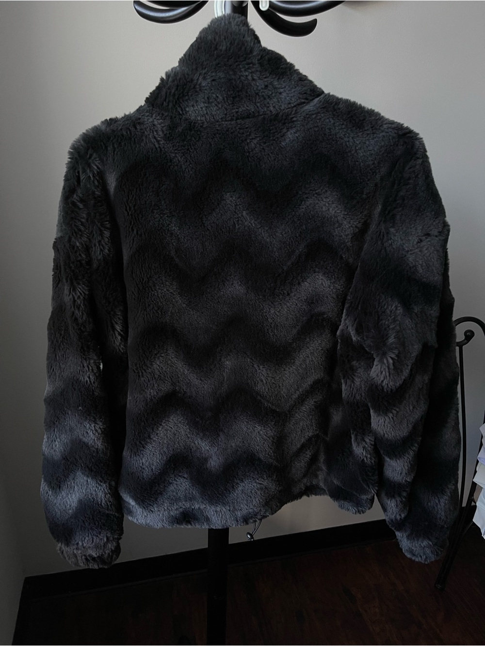 Urban Outfitters Eva Black
Faux Fur Coat Teddy jackets Size SP - Picture 1 of 11